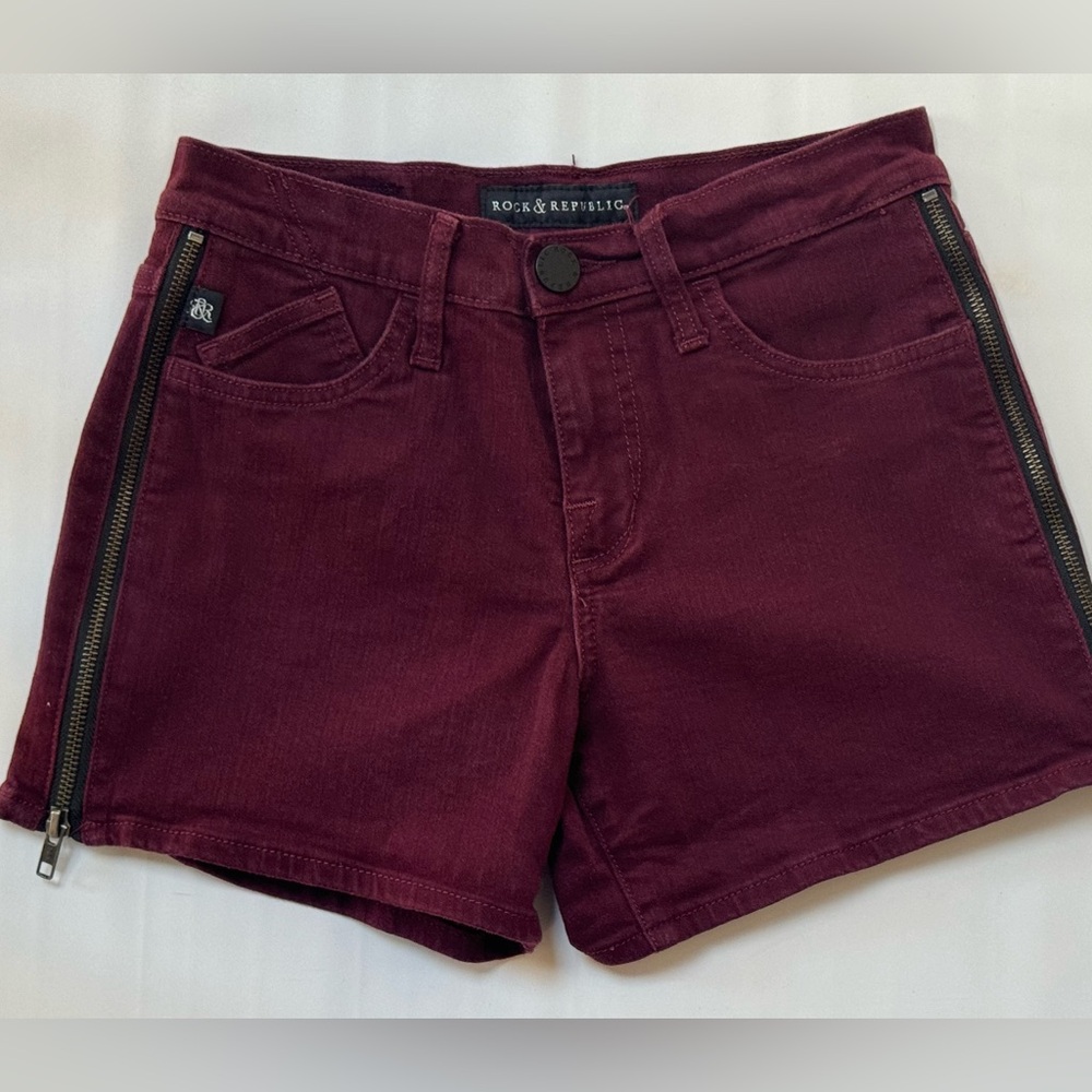 ROCK & REPUBLIC Maroon Burgundy(Deep Red) Shorts Side Zip 2 EXCELLENT CONDITION!